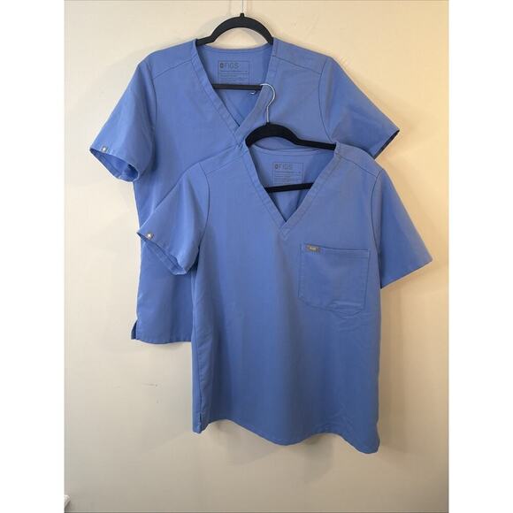 FIGS 2 Catarina One-Pocket Scrub Tops (2) Womens Medium Sky Blue - Picture 2 of 11